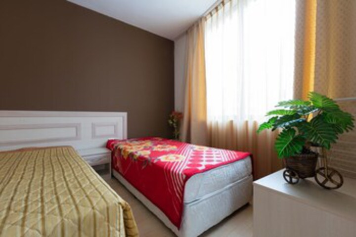 Room 13 of 20