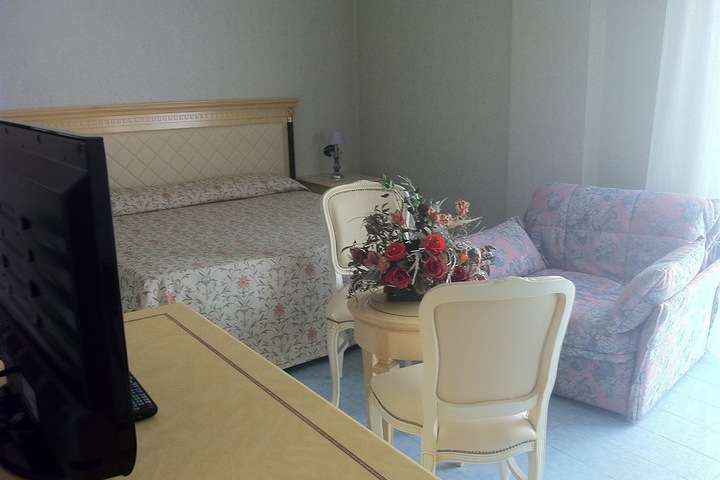 Room 9 of 53
