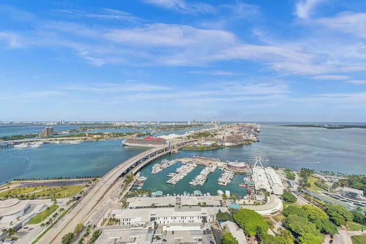 Hotel View 379 of 380