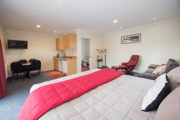 Room 5 of 32