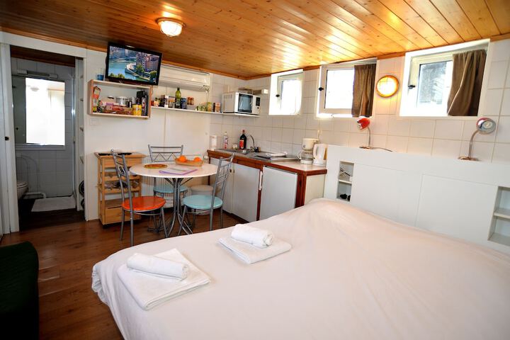 Room 25 of 51