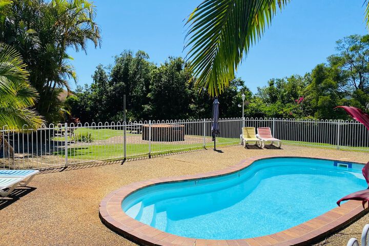 Pool 16 of 24