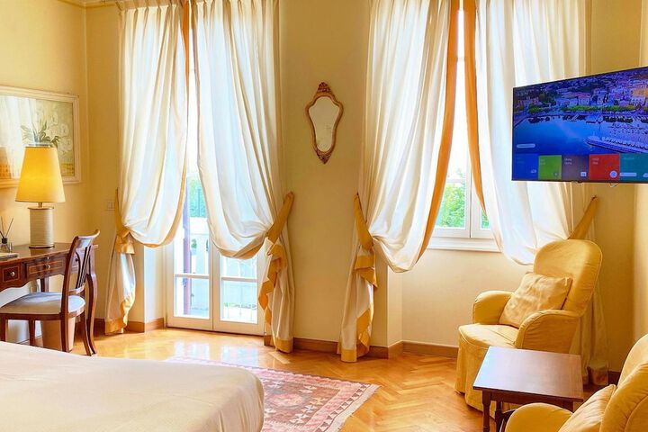 Room 17 of 53