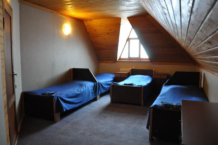 Room 4 of 13