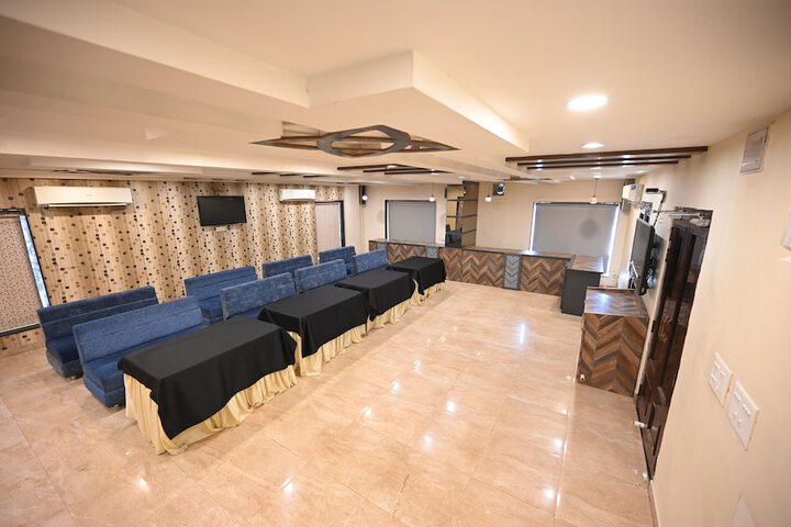 Business Center 19 of 20
