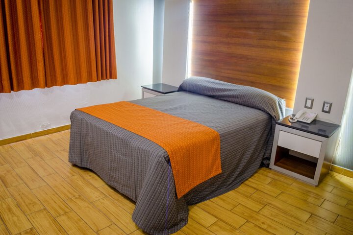 Room 8 of 15