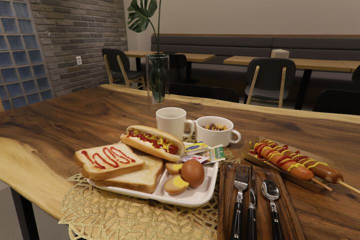 Breakfast/Coffee Service 59 of 64