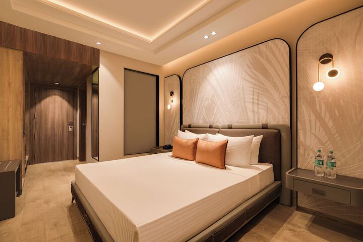 Room 11 of 35