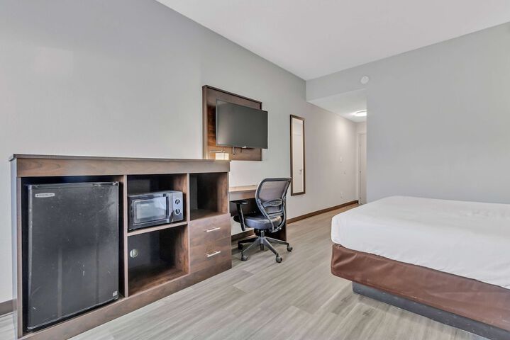 1 King Bed (1 of 22)