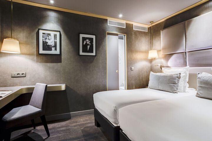 Room 33 of 61