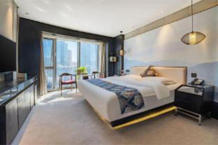 Room 9 of 10