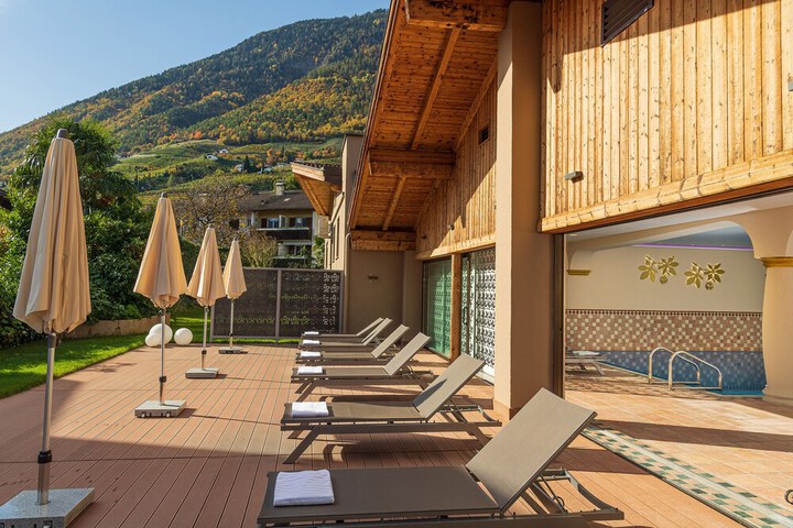 Sundeck 61 of 65