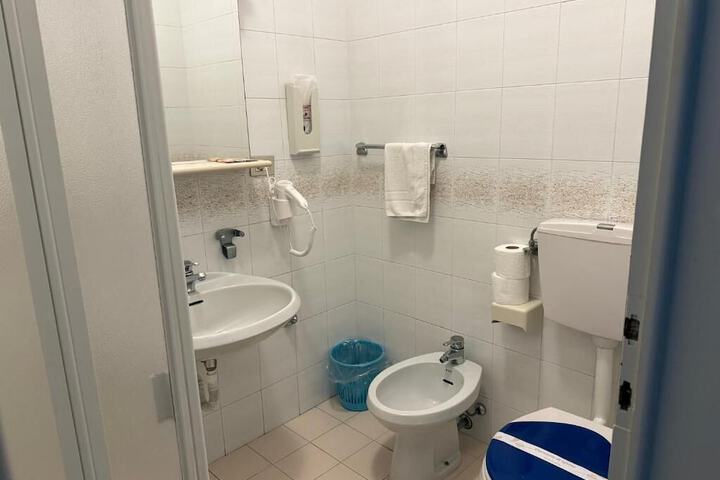Room 36 of 45