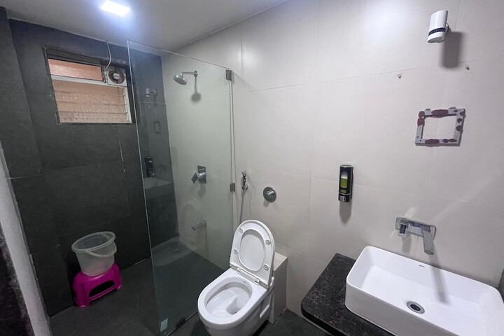 Room 3 of 8