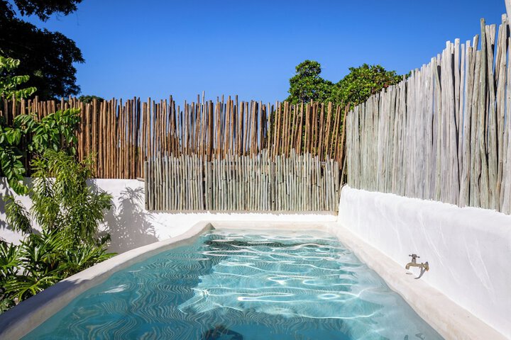 Pool 70 of 73