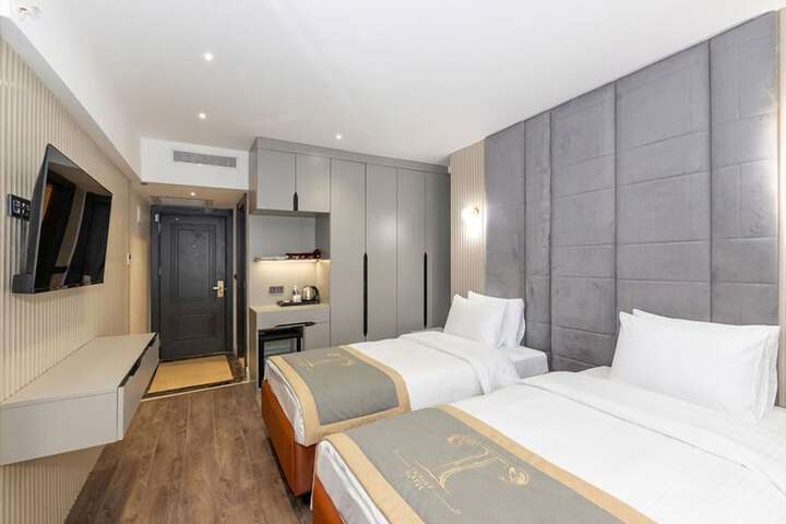 Room 22 of 74