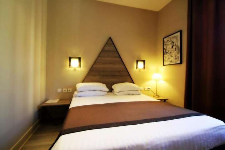 Room 5 of 30