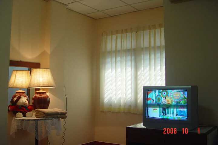 Room 9 of 13