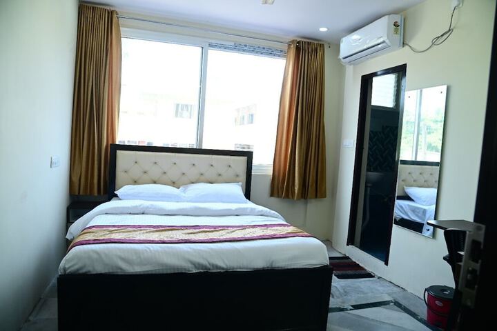 Room 5 of 5