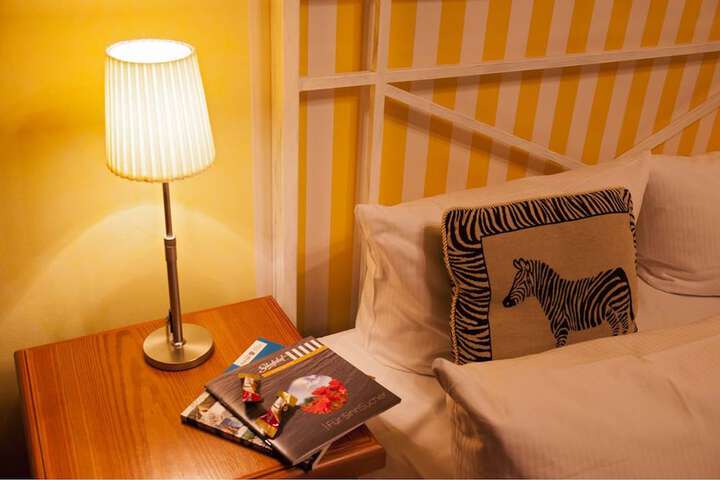 Room 16 of 37