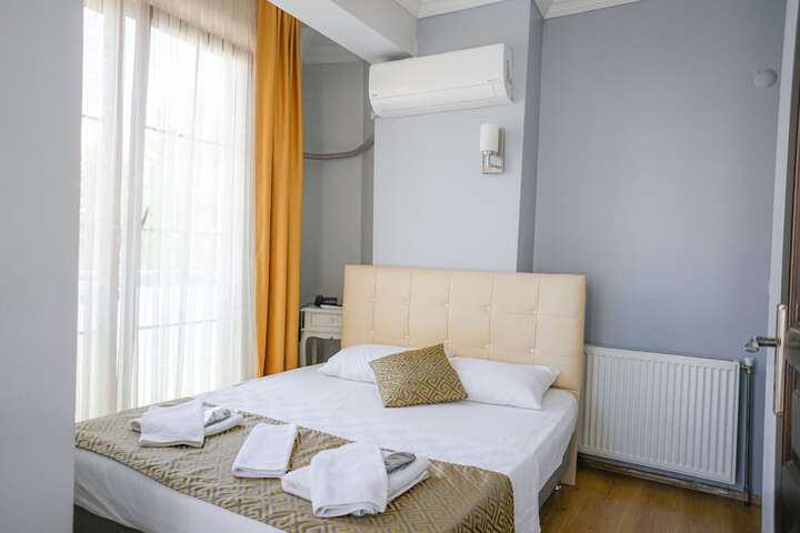 Room 16 of 53
