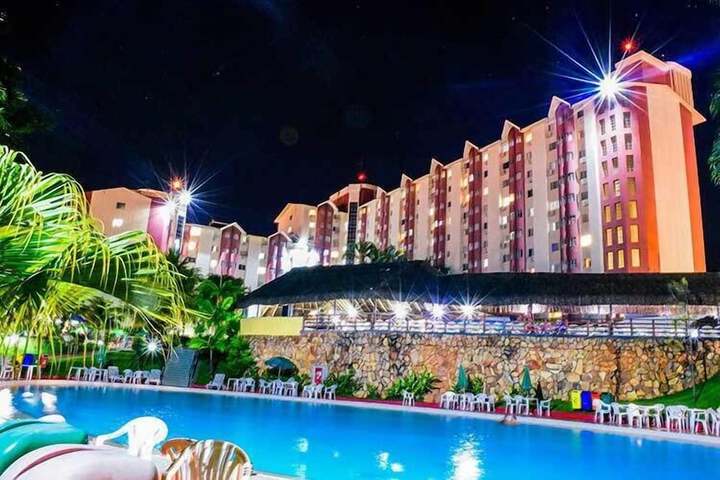 Hot Springs Flat Apart Hotel c. Banheira