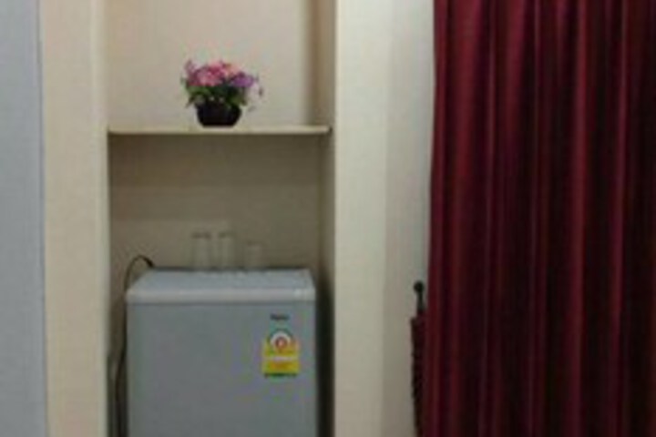 Room 13 of 16