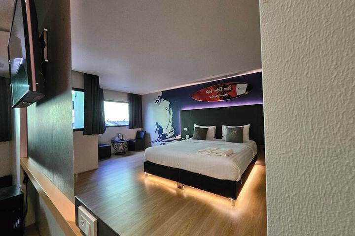 Room 12 of 49