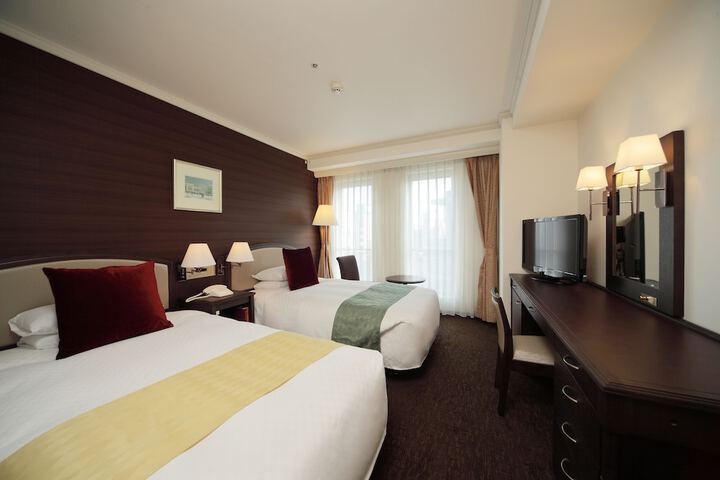 Room 5 of 204