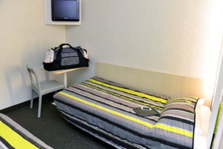 Room 7 of 44