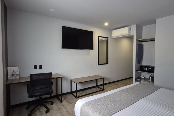 Room 21 of 43
