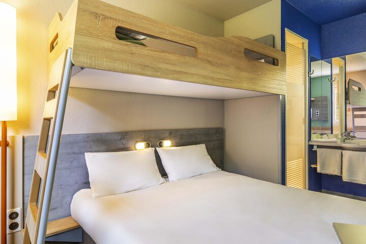 Room 6 of 43
