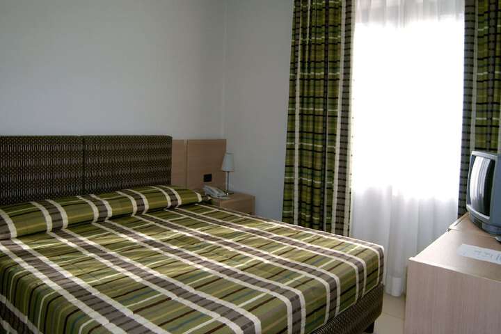 Room 10 of 74