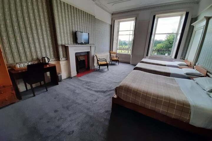 Room 15 of 37