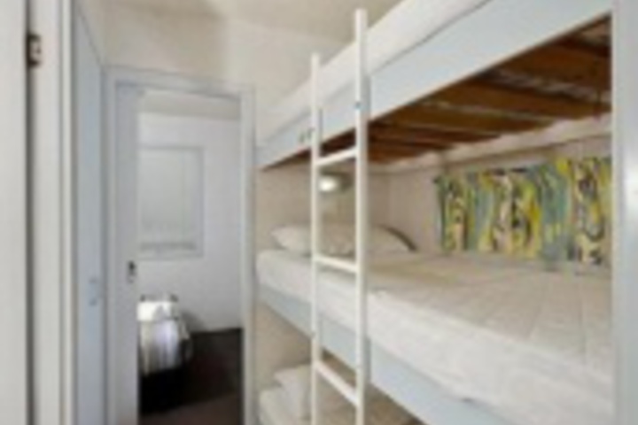Room 318 of 611