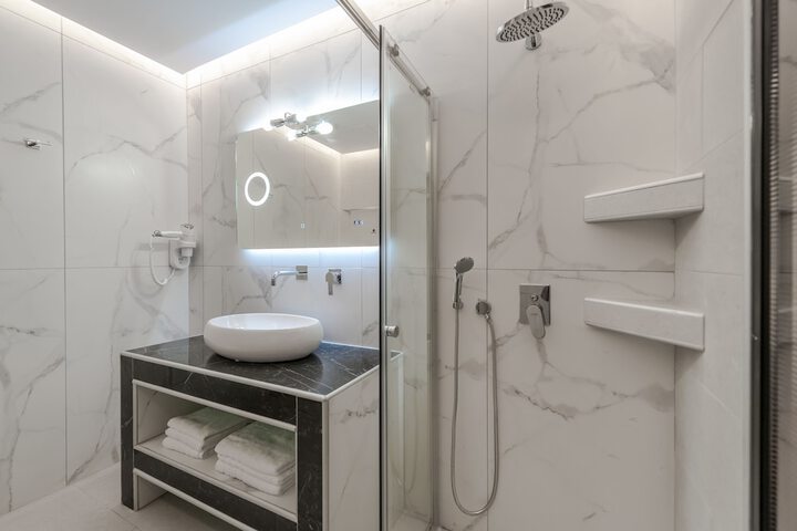Room 10 of 25