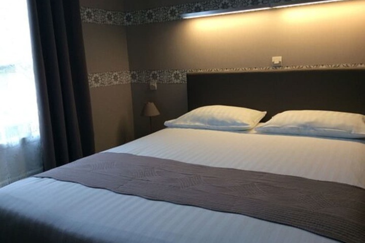 Room 3 of 42