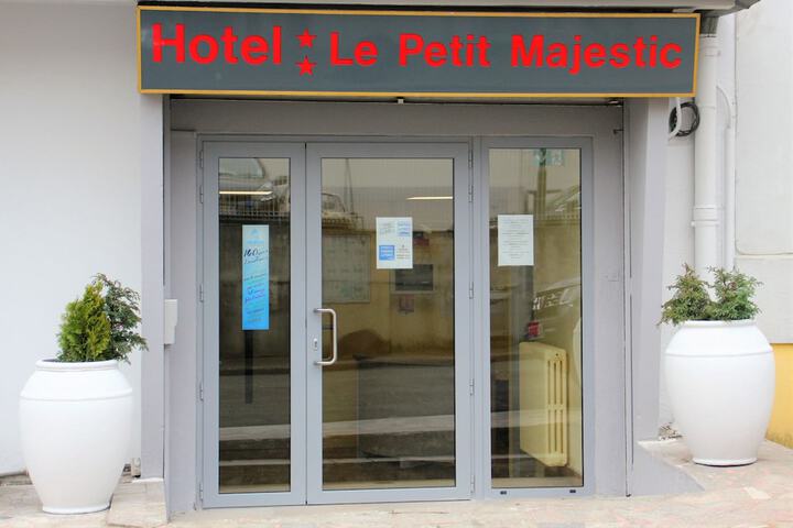 Hotel 12 of 13