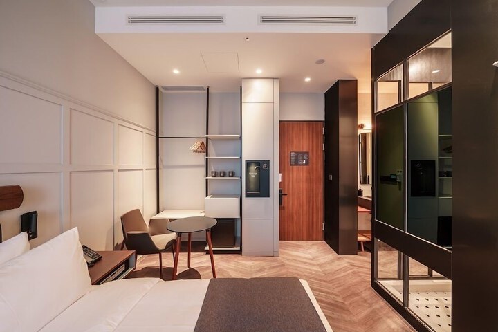 Room 14 of 35