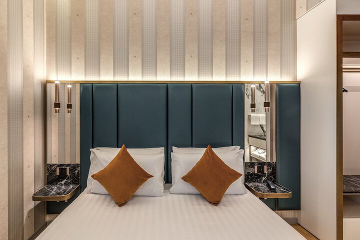 Room 48 of 114