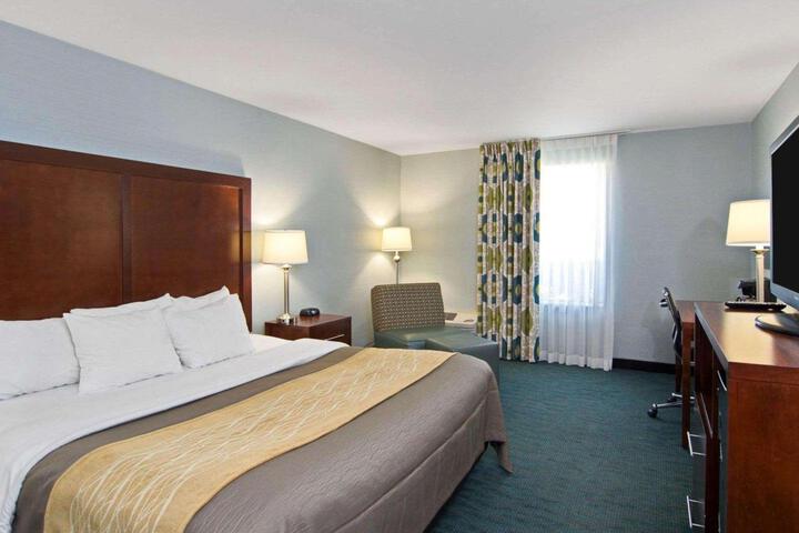 1 King Bed (6 of 6)