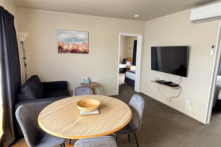 Room 52 of 101