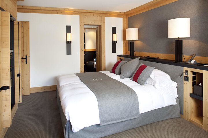Room 4 of 90