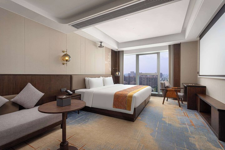 Room 11 of 21