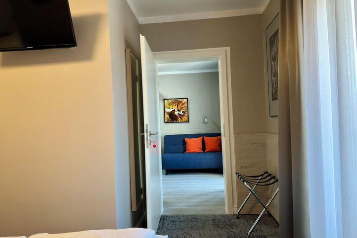 Room 22 of 136