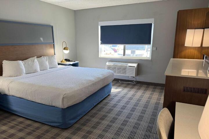 1 King Bed (29 of 34)