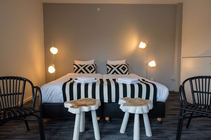 Room 47 of 132