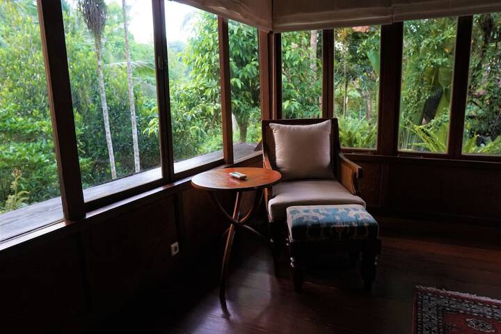Room 8 of 60