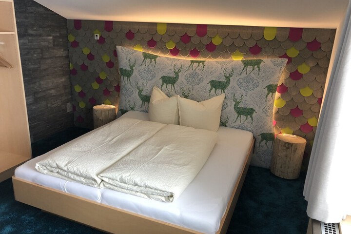 Room 6 of 149