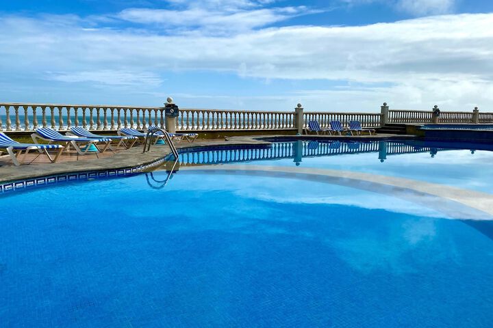 Pool 30 of 50